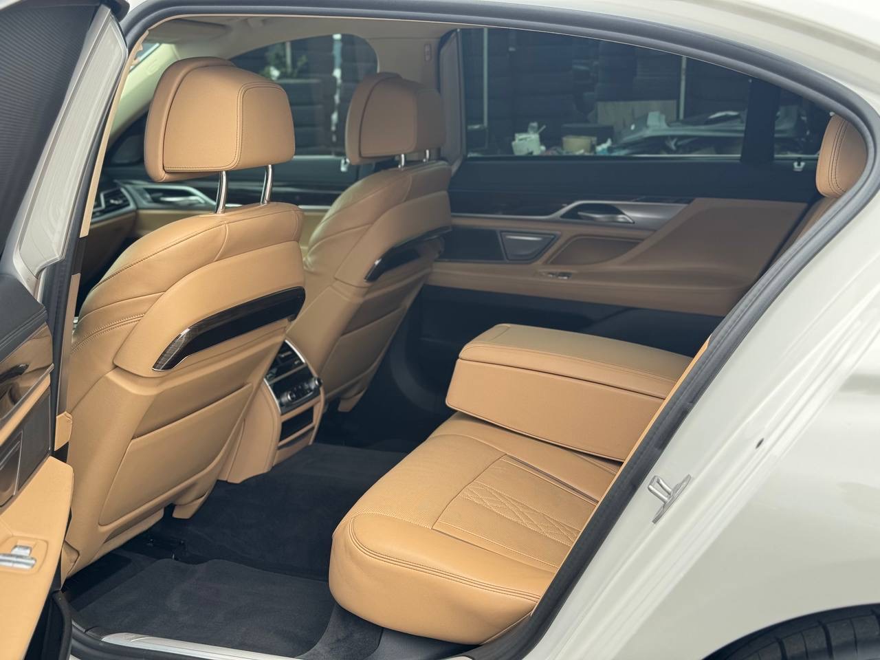 BMW 740Li G12 Lift photo 7