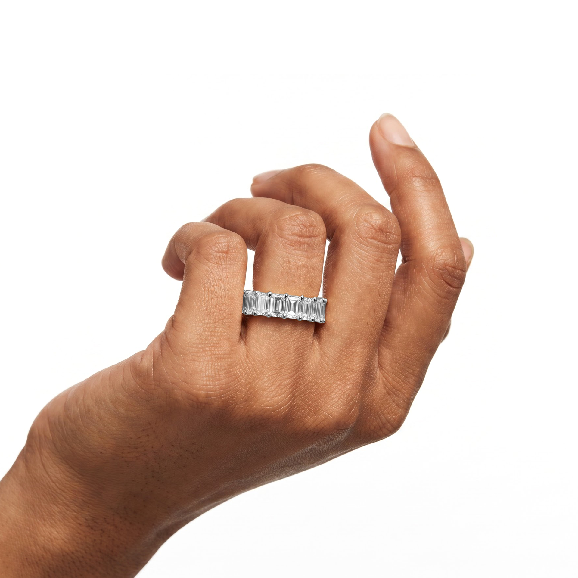 The Jude Emerald Three-Quarter Eternity Band in 14K white gold, emerald cut diamonds et in shared prongs. – view 4