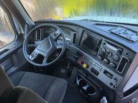 2023 FREIGHTLINER,  - Image #3