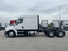 2020 FREIGHTLINER, CASCADIA 126 - Image #3