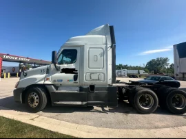 2015 FREIGHTLINER, CASCADIA 125 - Image #3