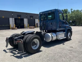 2018 FREIGHTLINER, CASCADIA 125 - Image #2