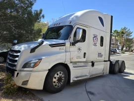 2019 FREIGHTLINER, CASCADIA 126 - Image #3