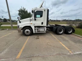 2018 FREIGHTLINER, CASCADIA 125 - Image #2