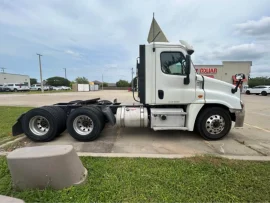 2018 FREIGHTLINER, CASCADIA 125 - Image #2