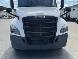2021 FREIGHTLINER, CASCADIA 126 - Image #2