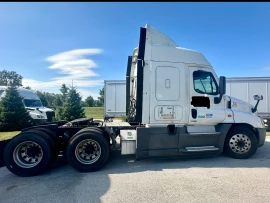 2015 FREIGHTLINER, CASCADIA 125 - Image #2