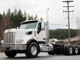 2021 PETERBILT, 567 DAYCAB TRI DRIVE 88K MILES 3900 HOURS X15 565 HP 18 SPD DOUBLE FRAME 20K FRONT AXLE FULL LOCKERS LOW - Image #2