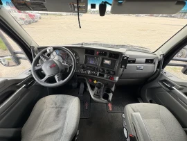 2017 KENWORTH, T680 - Image #4