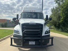 2023 FREIGHTLINER, CASCADIA 126 - Image #2