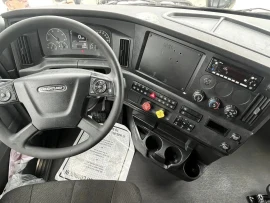 2015 FREIGHTLINER, CASCADIA 126 - Image #5