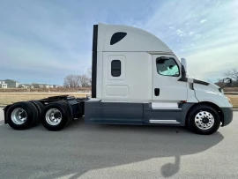 2019 FREIGHTLINER, CASCADIA 126 - Image #4