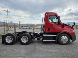 2021 FREIGHTLINER, CASCADIA 116 DAY CAB - Image #3