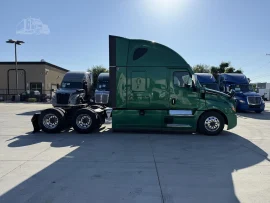 2022 FREIGHTLINER, CASCADIA 126 - Image #2