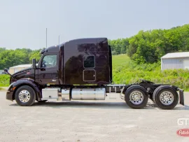 2023 PETERBILT, 579 - Image #3