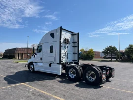 2023 FREIGHTLINER, CASCADIA 126 - Image #4