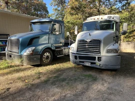 2011 MACK, CXU 613 - Image #2