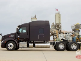 2022 PETERBILT, 579 - Image #2
