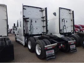 2021 FREIGHTLINER, CASCADIA 126 - Image #2