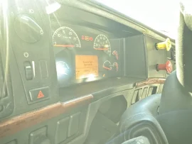 2004 VOLVO, VNL - Image #4