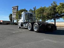 2016 FREIGHTLINER, M2 106 MEDIUM DUTY - Image #2