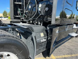 2022 FREIGHTLINER, CASCADIA 126 - Image #3