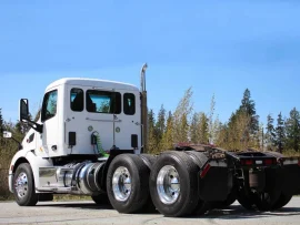 2019 PETERBILT, 579 Tandem Day Cab – 485 HP 13 Spd Auto Full Lockers Sliding 5th Wheel Low Miles - Image #3