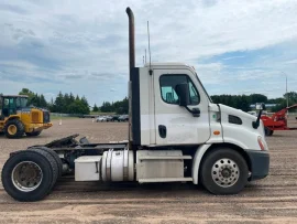 2013 FREIGHTLINER, CASCADIA 113 - Image #4