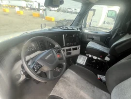 2021 FREIGHTLINER, CASCADIA 126 - Image #5