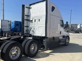 2024 FREIGHTLINER, CASCADIA - Image #4