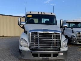 2017 FREIGHTLINER, 122SD DAYCAB TANDEM TRACTOR - Image #4