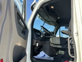 2013 FREIGHTLINER, CASCADIA 125 - Image #2