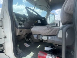 2016 FREIGHTLINER, CASCADIA 125 - Image #5