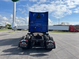 2022 VOLVO, VNL64T860 - Image #4