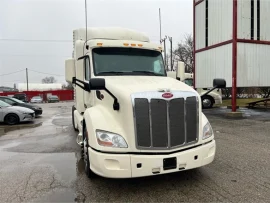 2017 PETERBILT, 579 - Image #5