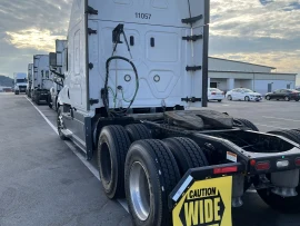 2021 FREIGHTLINER, CASCADIA 126 - Image #4