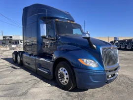 2021 INTERNATIONAL, LT625 - Image #2