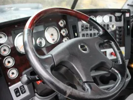 2020 FREIGHTLINER, 122SD TANDEM DAYCAB LOW MILES HOURS X15 565HP 18 SPD 16K FRONT AXLE 46K REAR FULL LOCKERS - Image #5