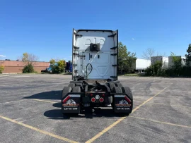 2021 FREIGHTLINER, CASCADIA 126 - Image #3