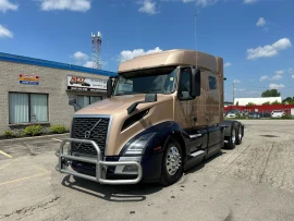 2021 VOLVO, VNL64T740 - Image #2