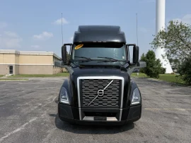 2020 VOLVO, VNL64T860 - Image #2