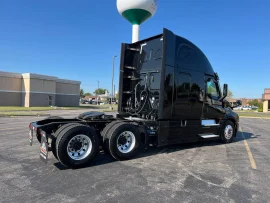 2022 FREIGHTLINER, CASCADIA 126 - Image #4