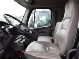 2017 FREIGHTLINER, M2 106 MEDIUM DUTY - Image #4