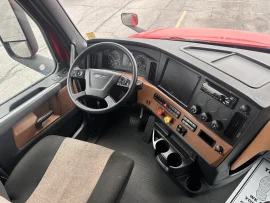 2020 FREIGHTLINER, CASCADIA 126 - Image #5