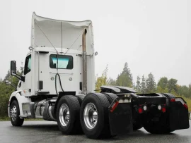 2018 PETERBILT, 579 TANDEM AXLE DAY CAB 455 HP 13 SPD AUTO FULL LOCKERS SLIDING 5TH WHEEL - Image #4