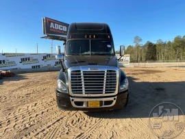 2017 FREIGHTLINER, CASCADIA 125 - Image #3