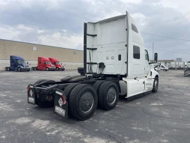 2021 INTERNATIONAL, LT625 - Image #3