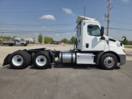 2019 FREIGHTLINER, CASCADIA 116 DAY CAB - Image #3