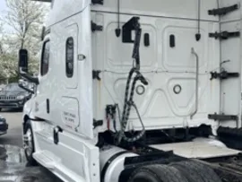 2018 FREIGHTLINER, CASCADIA - Image #2