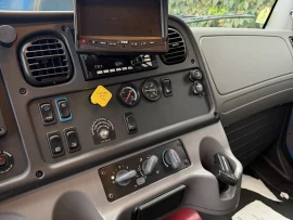 2018 FREIGHTLINER, M2 106 MEDIUM DUTY - Image #4